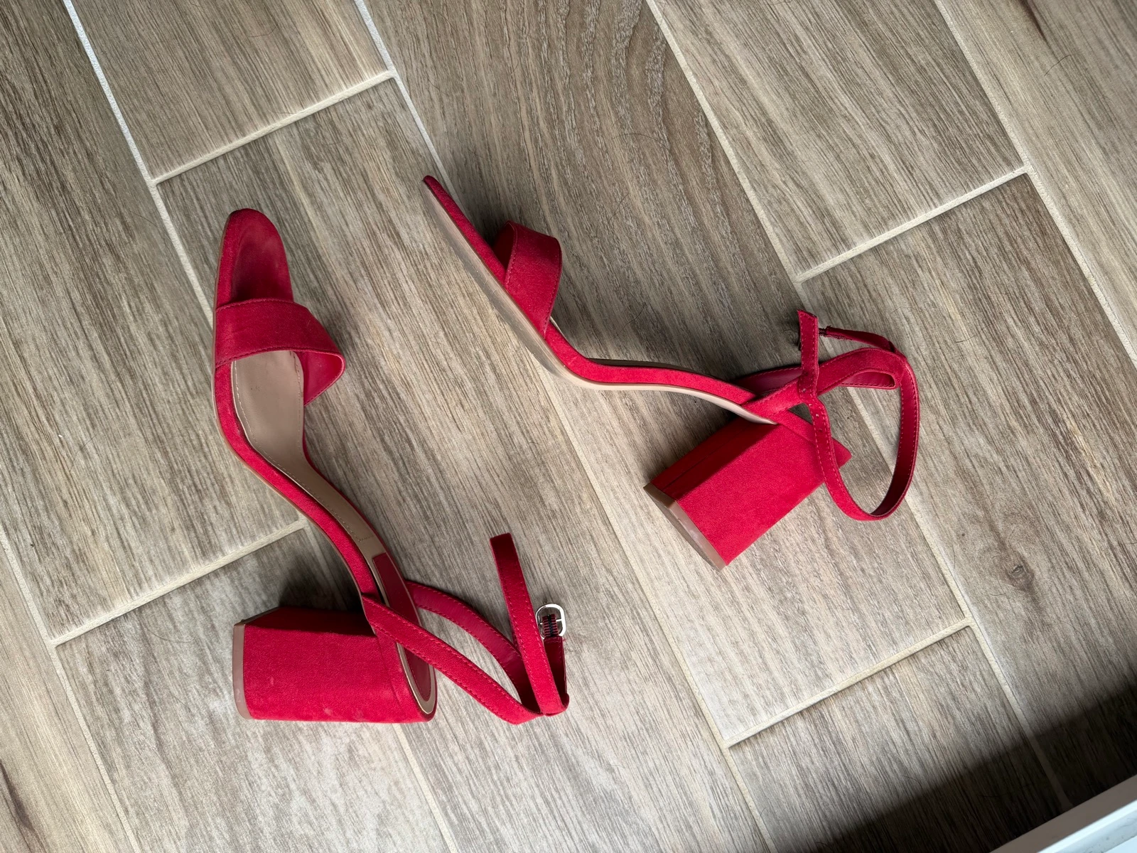 Sandales rouges à talons stradivarius taille 41 – photo 11